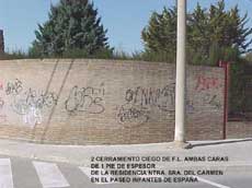 Fotograf�a del cerramiento ciego de la residencia Nuestra Se�ora del Carmen en el Paseo Infantes de Espa�a.
