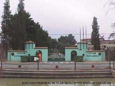 Fotograf�a del acceso peatonal al club deportivo Stadium Casablanca.
