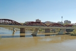 Vista lateral puente de Hierro en Rojo
