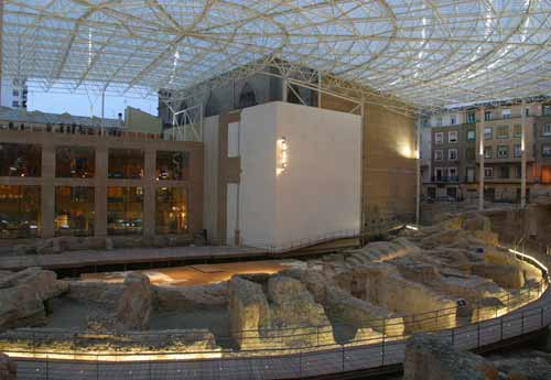 Vista exterior del Museo y del Teatro de Caesaraugusta