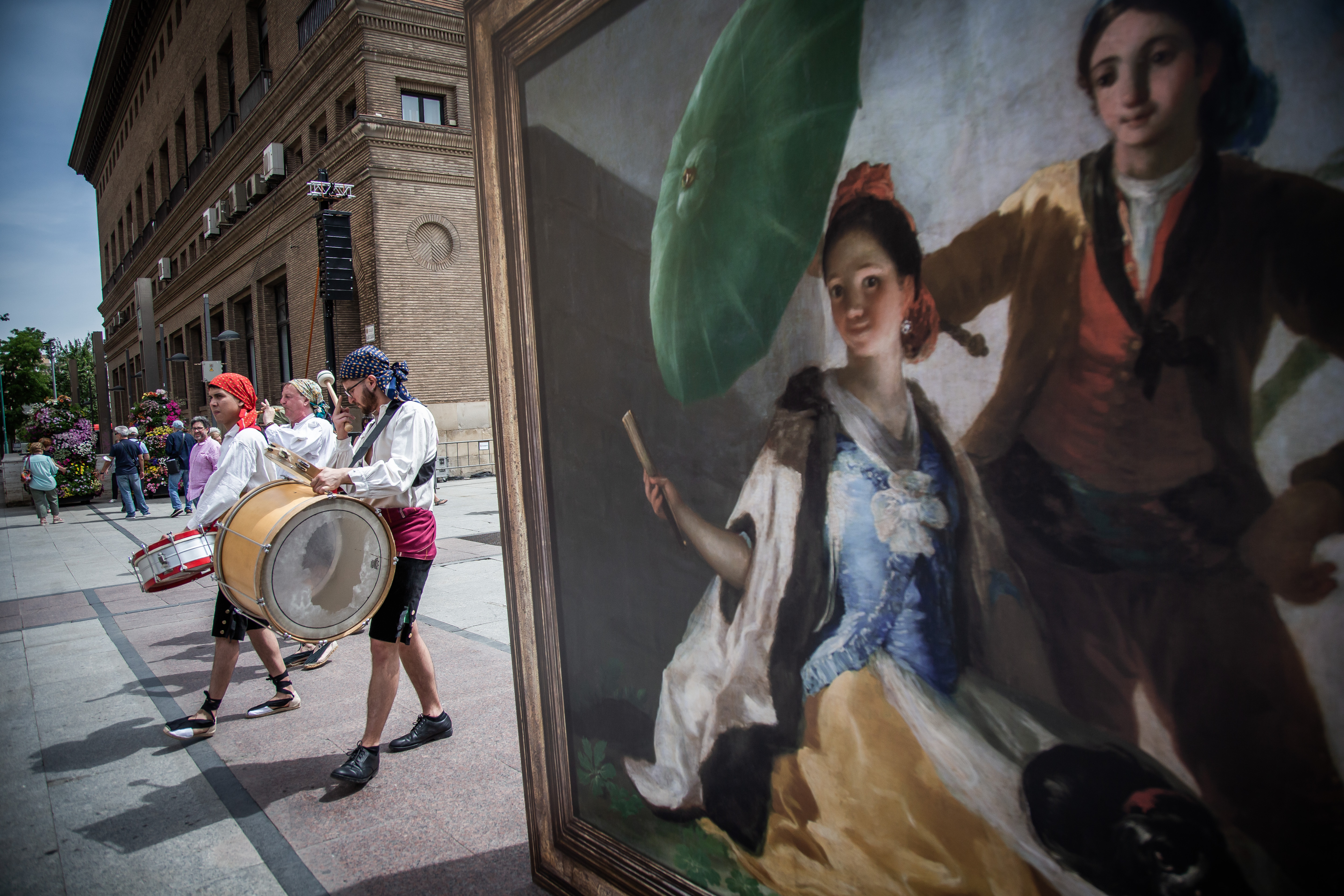 Tamborileros en la Plaza del Pilar