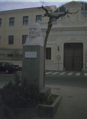 Monumento al Dr. S. Hahnemann