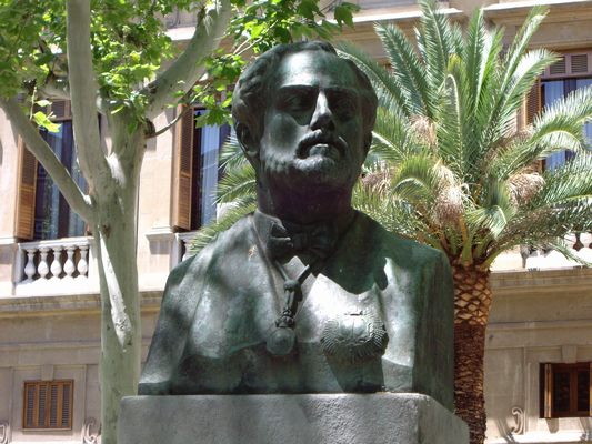 Monumento a Julio Monreal y Ximénez de Embún