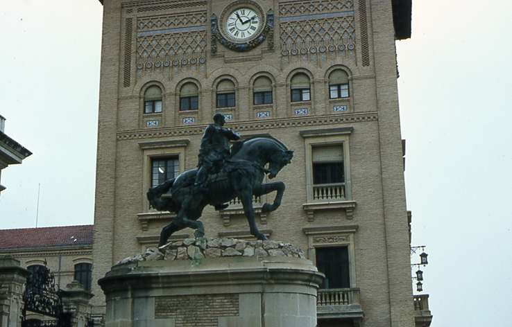 Estatua ecuestre del general Francisco Franco
