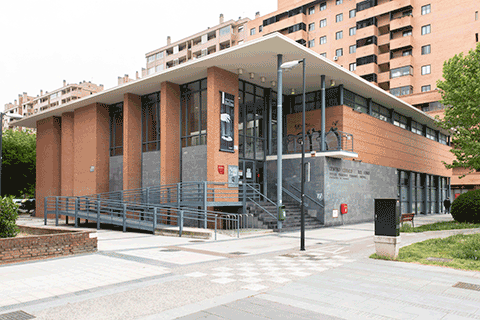 Fotografía Centro Cívico Rio Ebro. Edificio Fernández Ordoñez