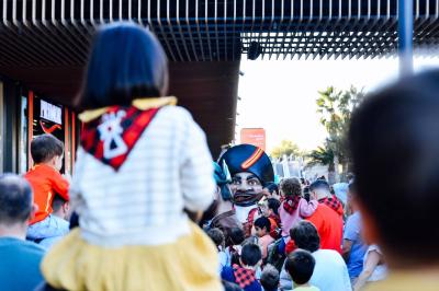 Gigantes y Cabezudos en Puerto Venecia