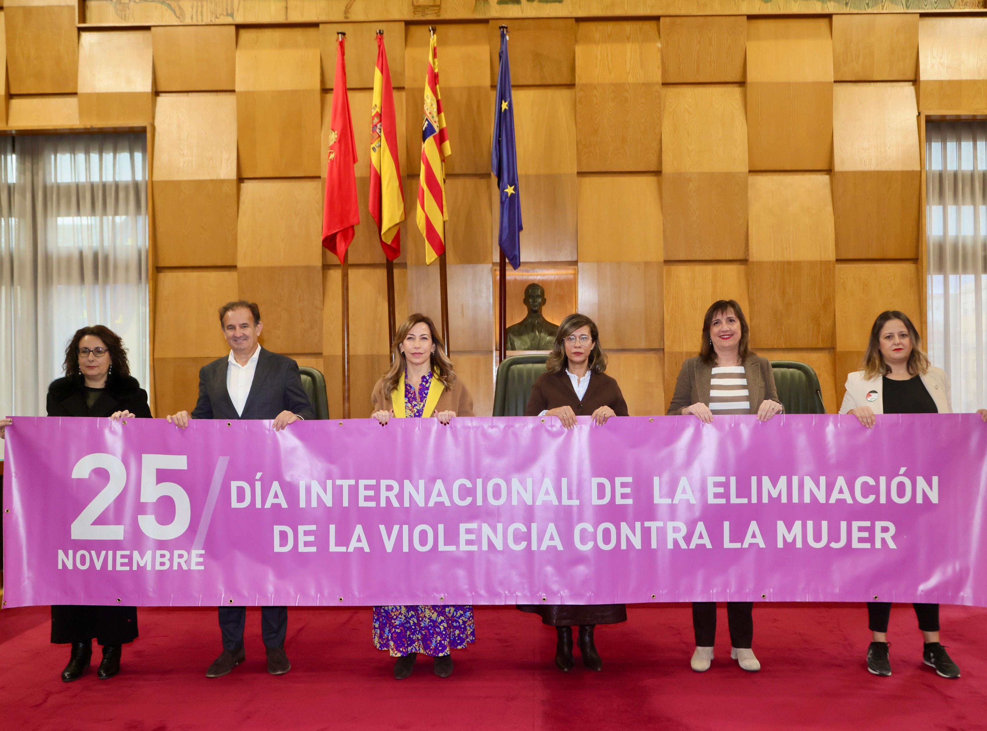 Zaragoza rinde homenaje a las 38 víctimas de violencia machista y llama a la implicación de toda la sociedad en la lucha contra esta lacra