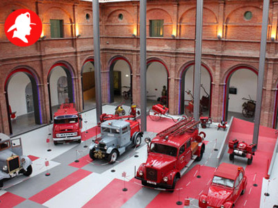 Del Fuego y Bomberos